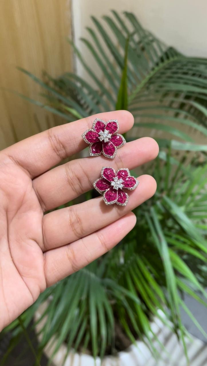 SMALL SWAROSKI STUDS