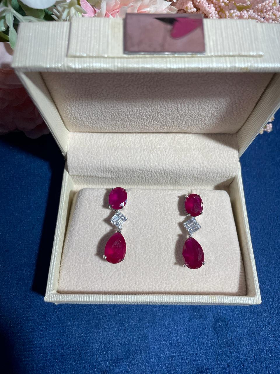 OVAL TEAR DROP EARRINGS