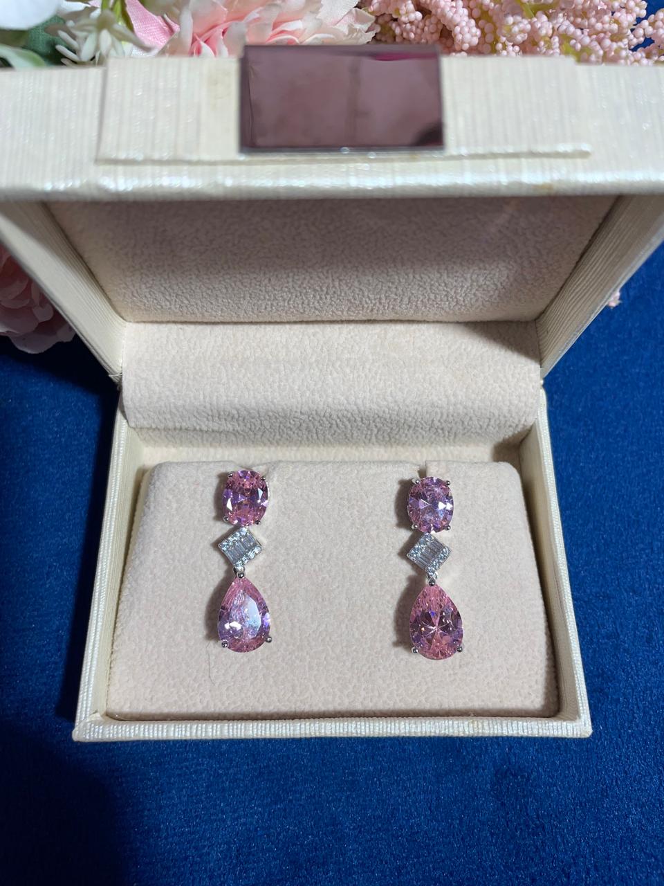 OVAL TEAR DROP EARRINGS