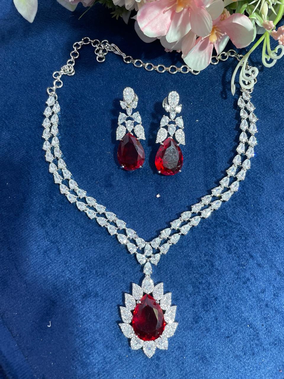 DOUBLINE WITH PENDANT NECKLACE