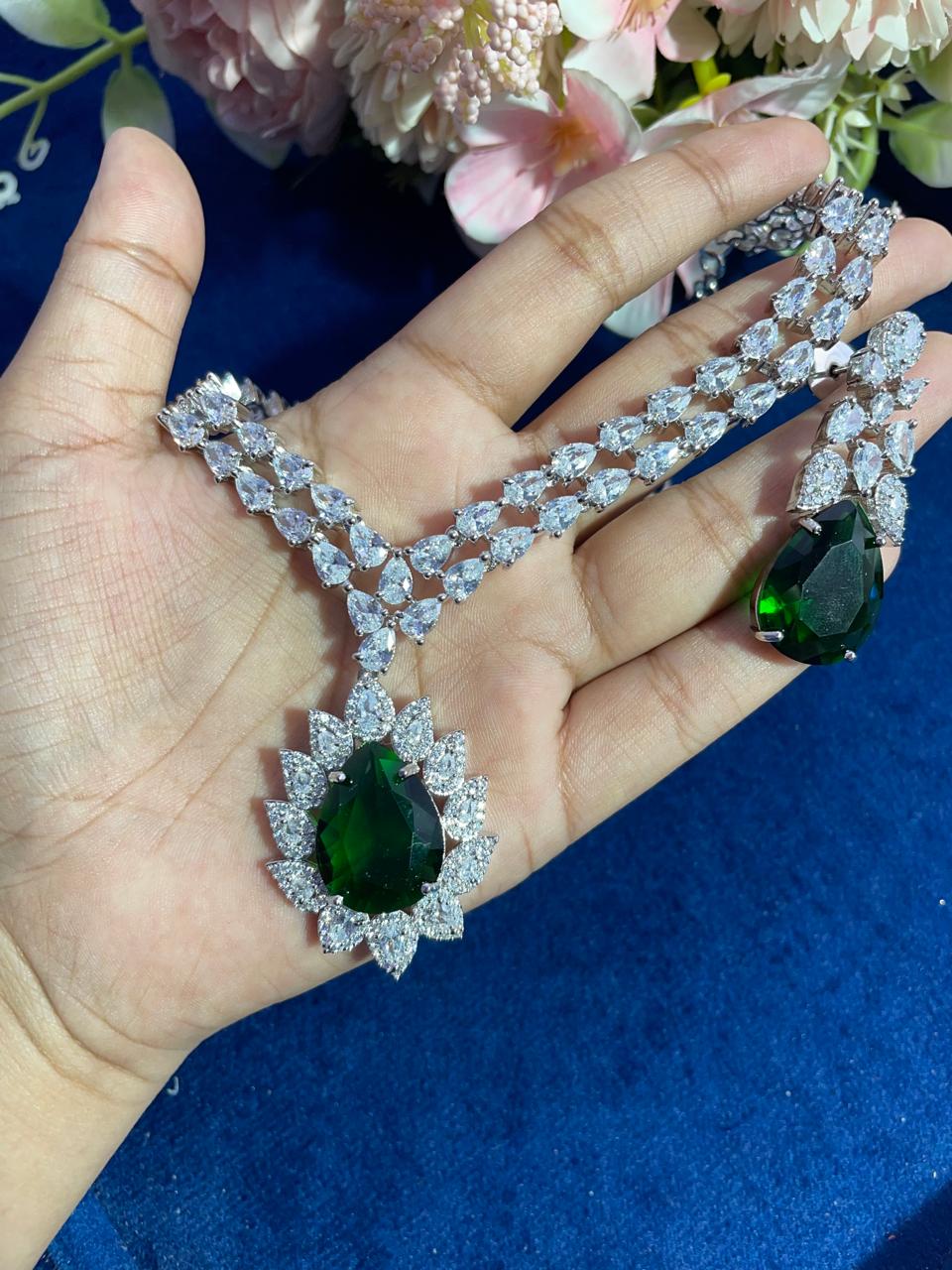 DOUBLINE WITH PENDANT NECKLACE