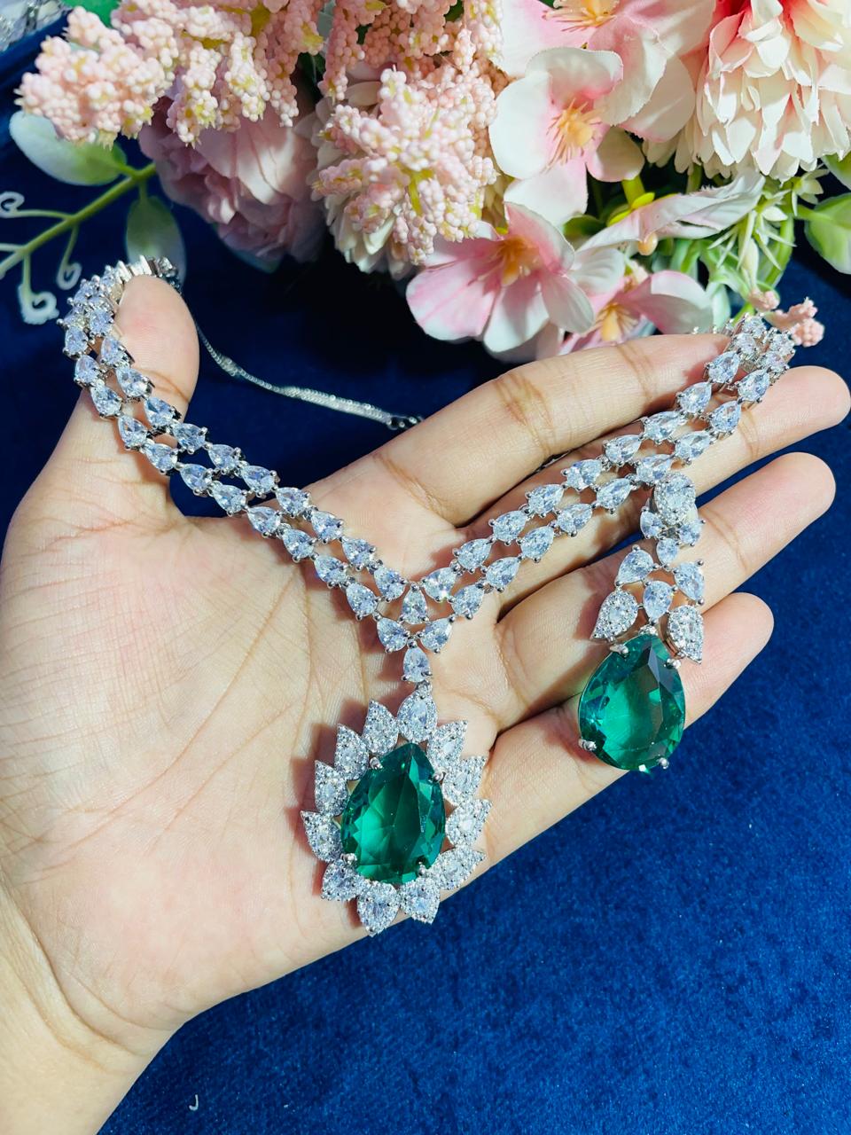 DOUBLINE WITH PENDANT NECKLACE