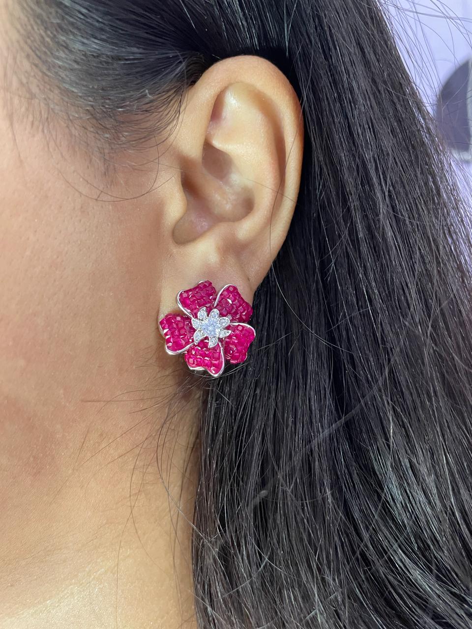 FLOWER SWAROSKI STUDS