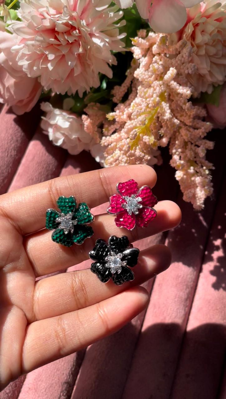 FLOWER SWAROSKI STUDS