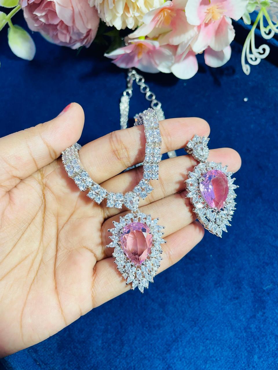 ANYA NECKLACE